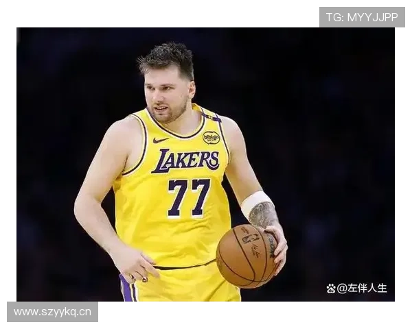 东契奇刚买的跑车，邻居估计得嫉妒哭了吧？