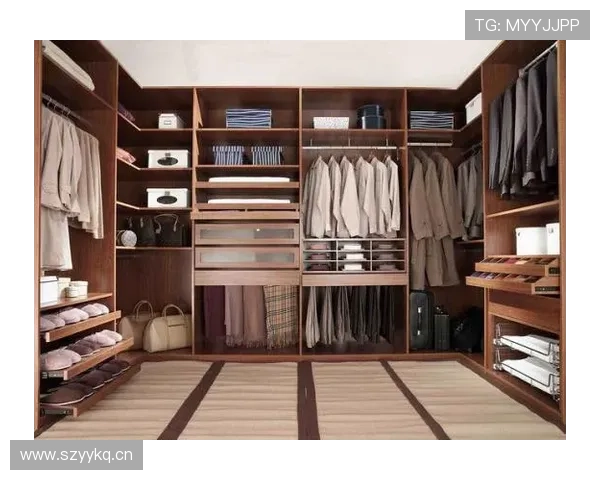 威少衣柜里塞满高定，训练完直接换装走秀？