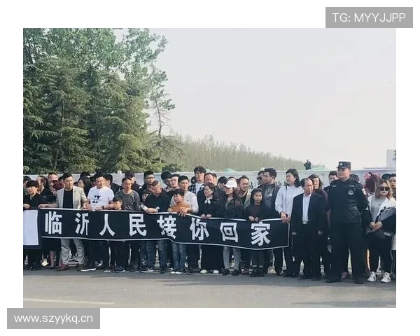 张帅机场行李比我房租还贵，落地回家却只点了外卖，反差笑不出来